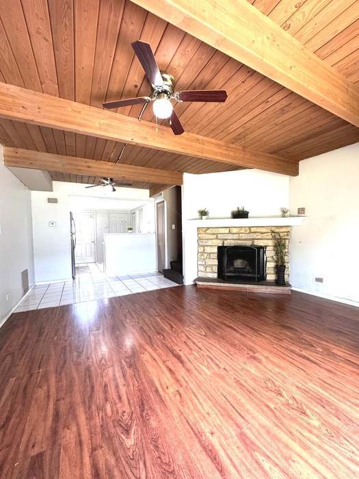 347 Meadow Green Ln in Round Lake Beach, IL - Building Photo - Building Photo