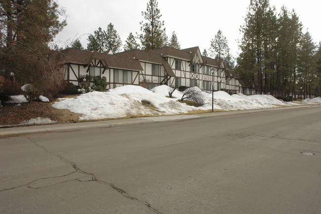 Woodhaven Apartments in Spokane, WA - Building Photo - Building Photo