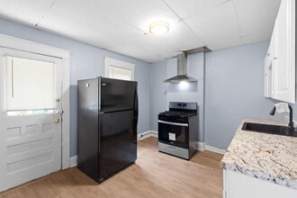 6 Van Vorst St in Utica, NY - Building Photo - Building Photo