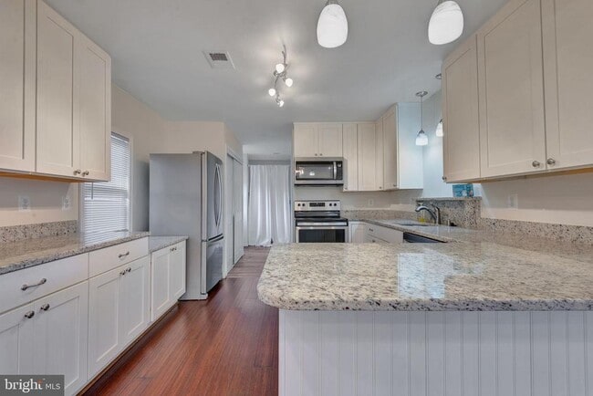 4830 Woods Wharf Rd in Shady Side, MD - Building Photo - Building Photo