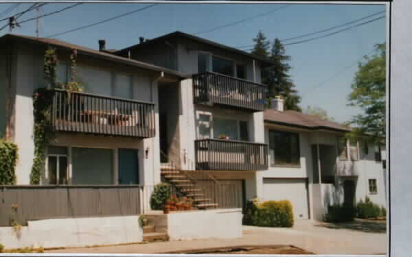 202-204 Laurel Pl in San Rafael, CA - Building Photo - Building Photo