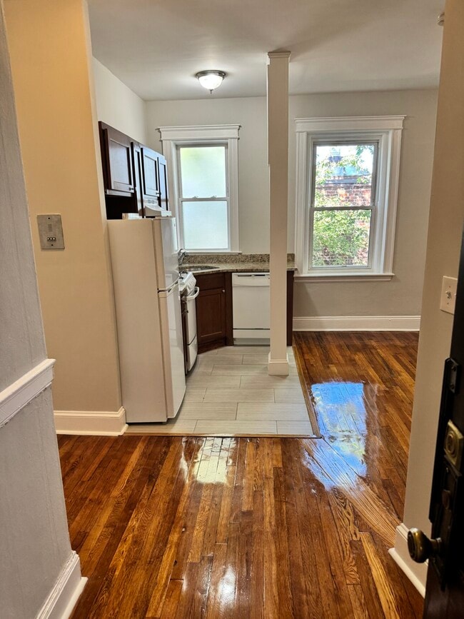 1193 Commonwealth Ave in Boston, MA - Building Photo - Building Photo