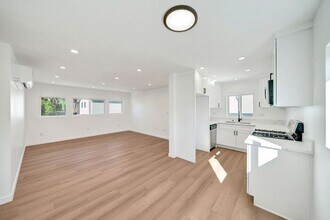 8322 Wyngate St in Los Angeles, CA - Building Photo - Building Photo