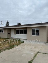 803 W Harding Ave in Santa Maria, CA - Building Photo