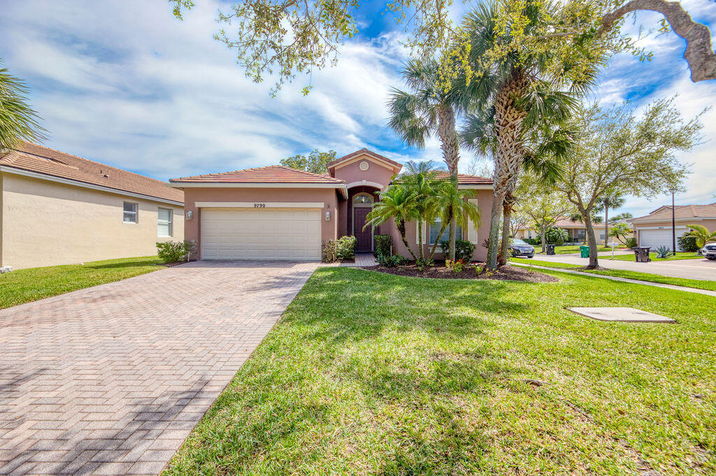 9790 SW Lindale Trace Blvd in Port St. Lucie, FL - Building Photo