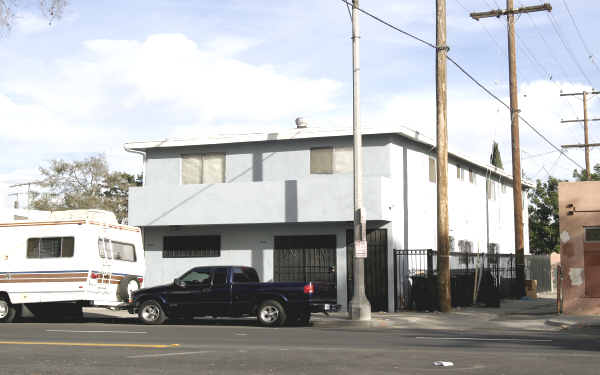 1874-1876 Santa Fe Ave in Long Beach, CA - Building Photo