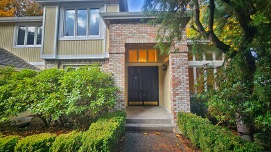 5611 178th Ave SE in Bellevue, WA - Building Photo - Building Photo