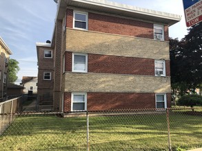 6157 W Montrose Ave in Chicago, IL - Building Photo - Building Photo