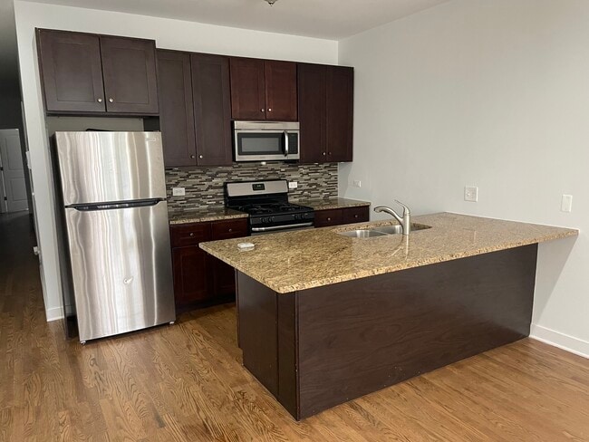 3128 W Walton St in Chicago, IL - Building Photo - Building Photo
