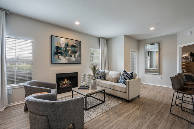 Cooper Denton in Denton, TX - Foto de edificio - Building Photo