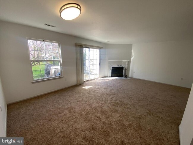6603 Colonial Ct in North Wales, PA - Building Photo - Building Photo
