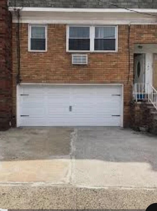 102 Garfield Ave in Jersey City, NJ - Building Photo