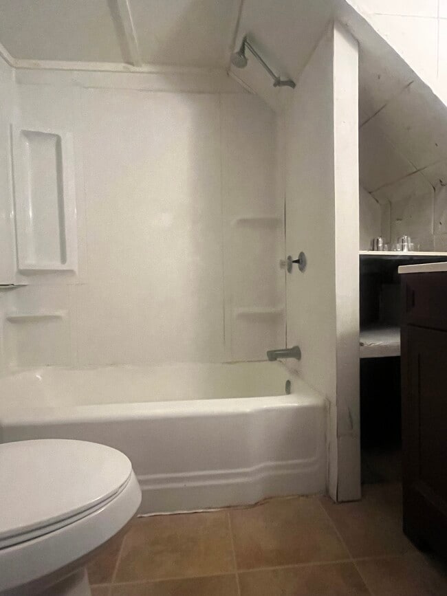 135 W 1st St, Unit 01 lower back apt in Corning, NY - Building Photo - Building Photo