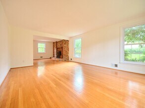 9124 Copenhaver Dr in Potomac, MD - Building Photo - Building Photo