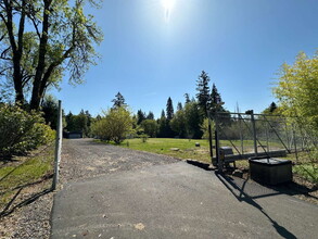 22580 S Grapevine Rd in West Linn, OR - Building Photo - Building Photo
