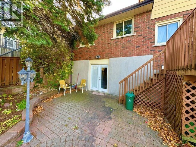 86 Devonglen Dr in Kitchener, ON - Building Photo - Building Photo