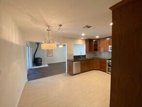 43100 18th St W in Lancaster, CA - Building Photo - Building Photo