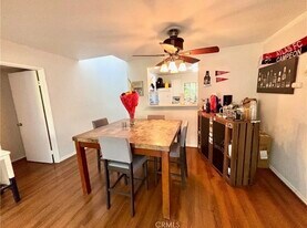 18350 Hatteras St, Unit 260 in Tarzana, CA - Building Photo