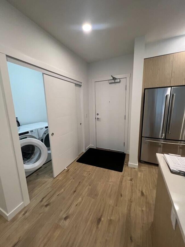 3182 Gladwin Rd in Abbotsford, BC - Building Photo - Building Photo