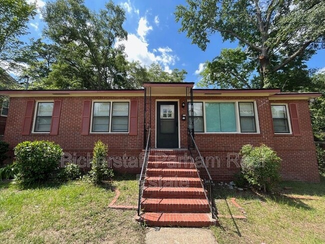 property at 2911 Gardenia St