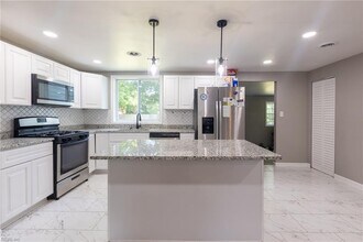 1507 Hastings Dr in Hampton, VA - Building Photo - Building Photo