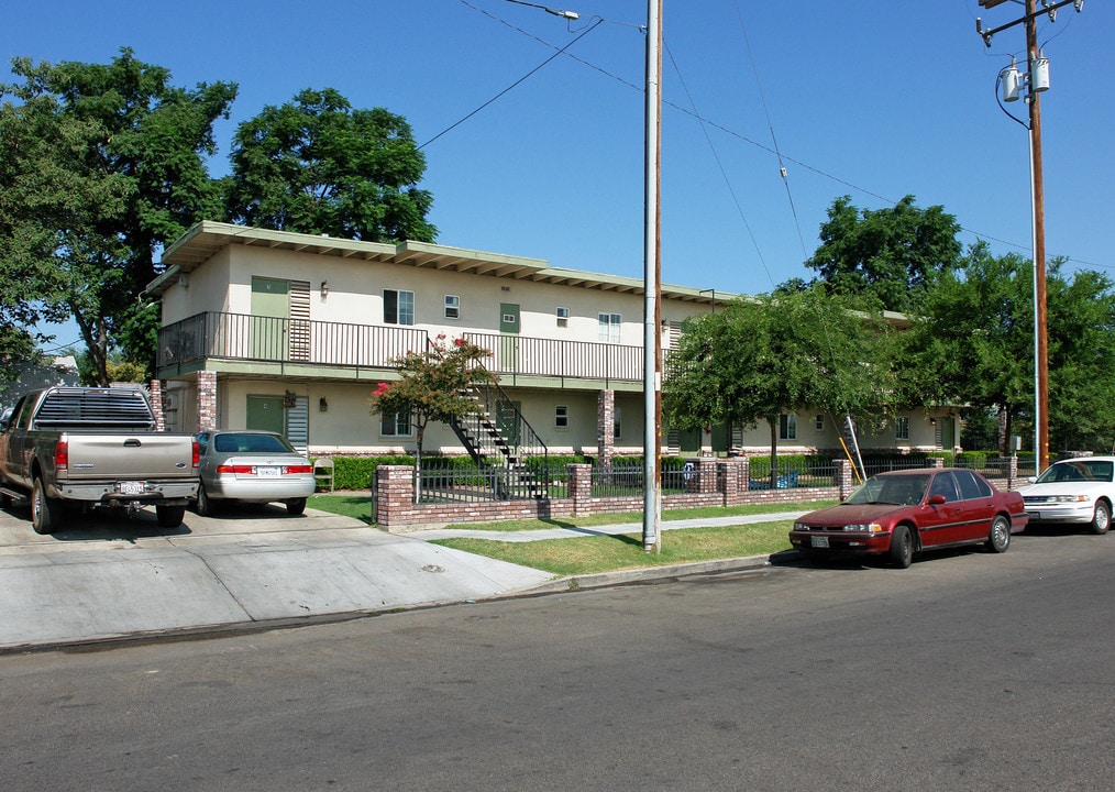 757 N Jackson Ave in Fresno, CA - Building Photo