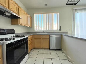 8448 Barossa Ct in Las Vegas, NV - Foto de edificio - Building Photo