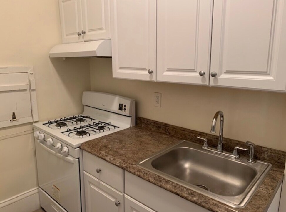 7 Ware St, Unit 2-501 in Cambridge, MA - Building Photo