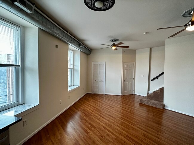 1733 Ridge Ave, Unit R3 in Philadelphia, PA - Building Photo - Building Photo