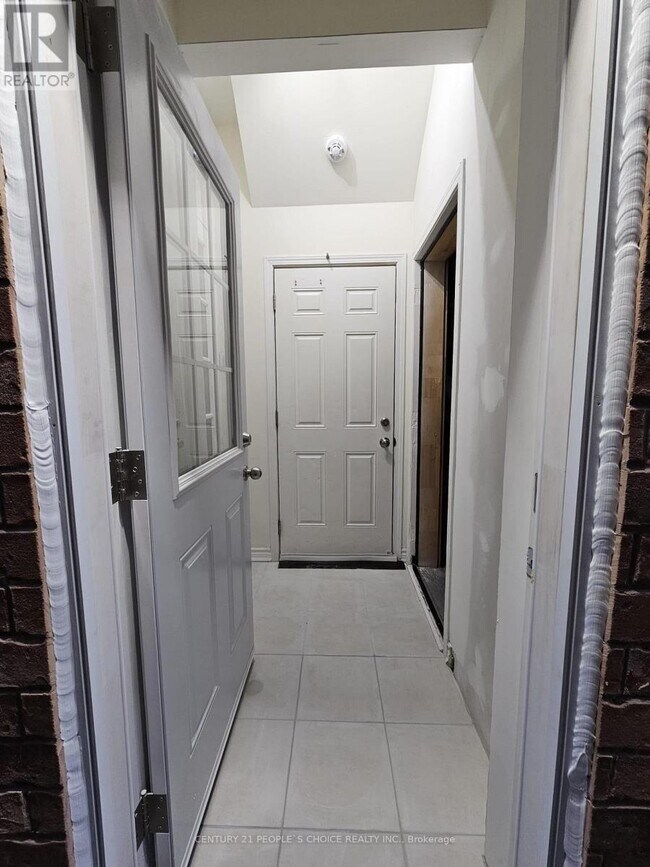 426 Grey Lndg in Milton, ON - Building Photo - Building Photo