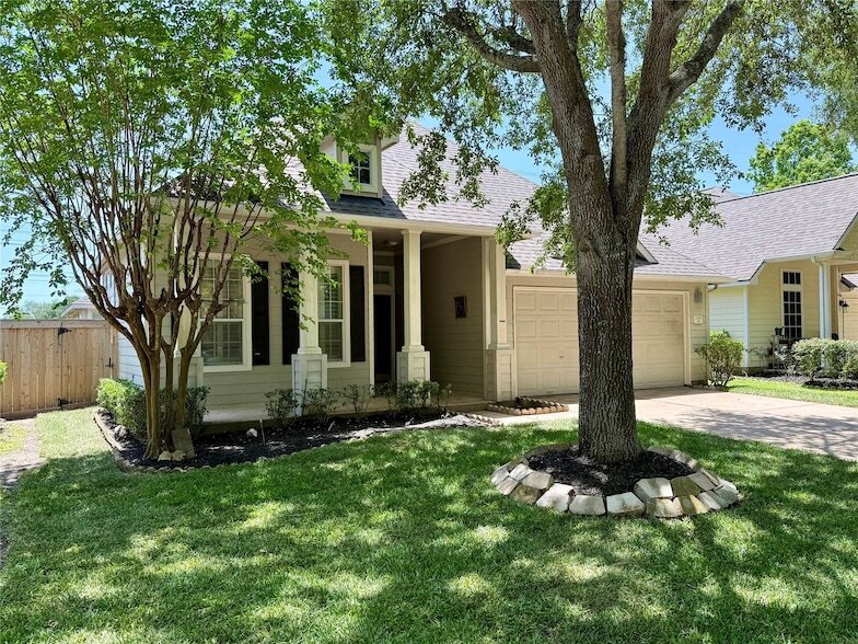1019 Laurel Green Rd in Missouri City, TX - Building Photo