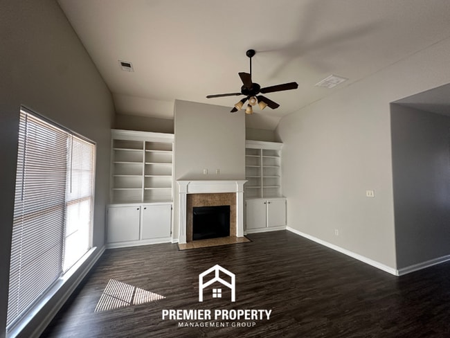 2274 Southern Woods Dr in Cordova, TN - Building Photo - Building Photo