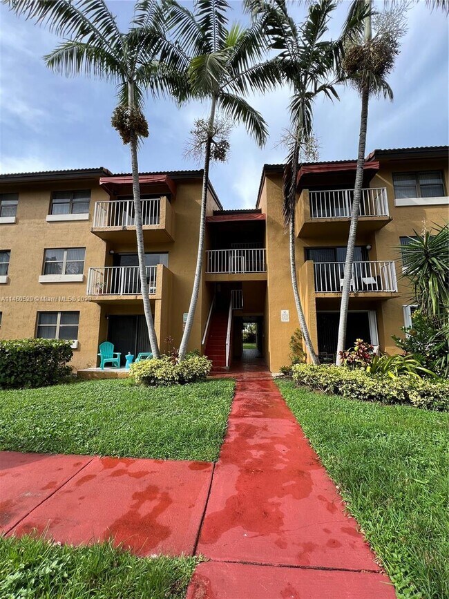 15620 SW 80th St-Unit -H-207 in Miami, FL - Building Photo - Building Photo