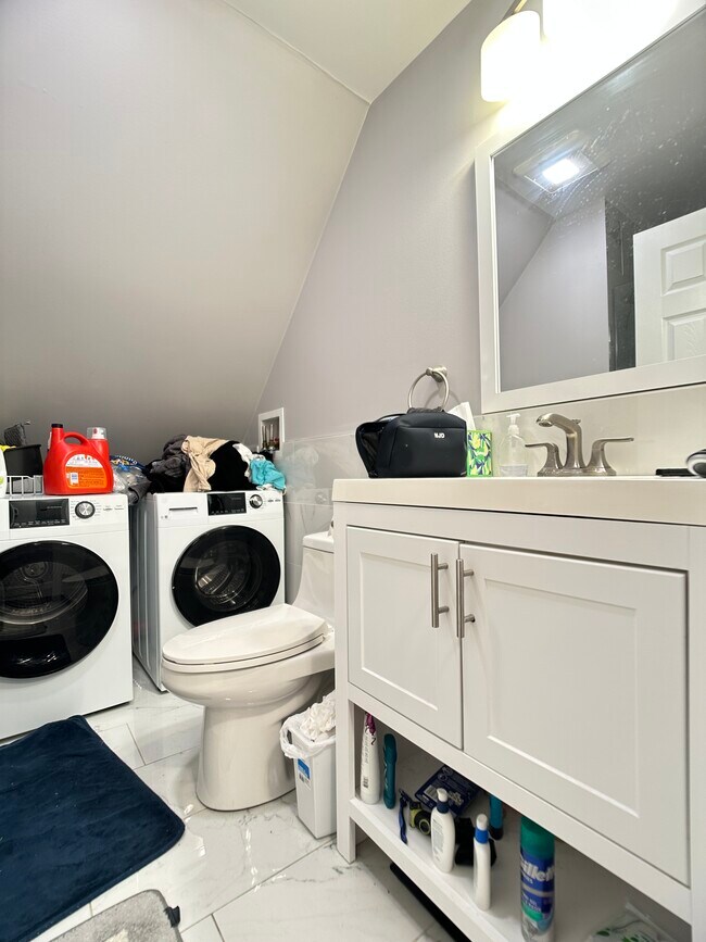 24 Pearson Rd, Unit 3 in Somerville, MA - Building Photo - Building Photo
