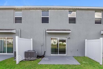 3648 Fulton Ferry Ln in Tampa, FL - Building Photo - Building Photo