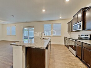 3517 70th Dr NE in Marysville, WA - Foto de edificio - Building Photo