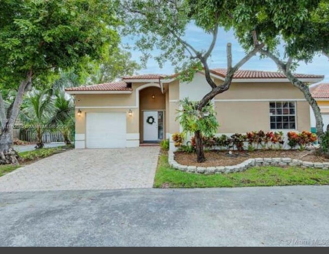 9000 SW 215th Terrace in Cutler Bay, FL - Building Photo - Building Photo