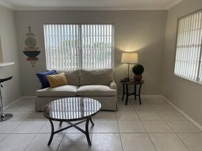 205 Dorchester I in West Palm Beach, FL - Building Photo - Building Photo