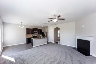 6555 Woodwell Dr in Union City, GA - Building Photo - Building Photo