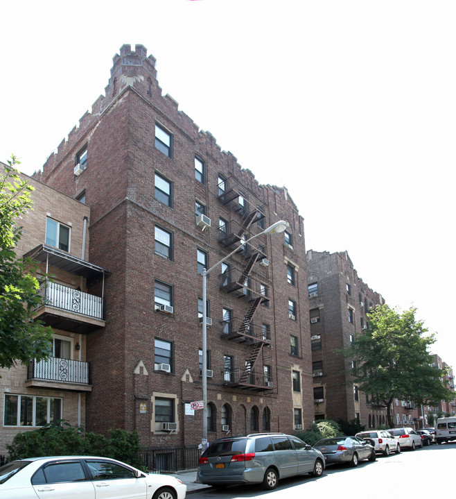 1745 E 18th St in Brooklyn, NY - Building Photo