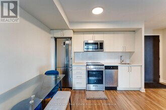 38 Monte Kwinter Ct in Toronto, ON - Building Photo - Building Photo