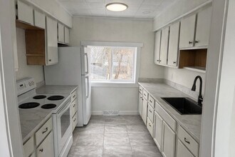 716 W Bell Ave, Unit B in Appleton, WI - Foto de edificio - Building Photo