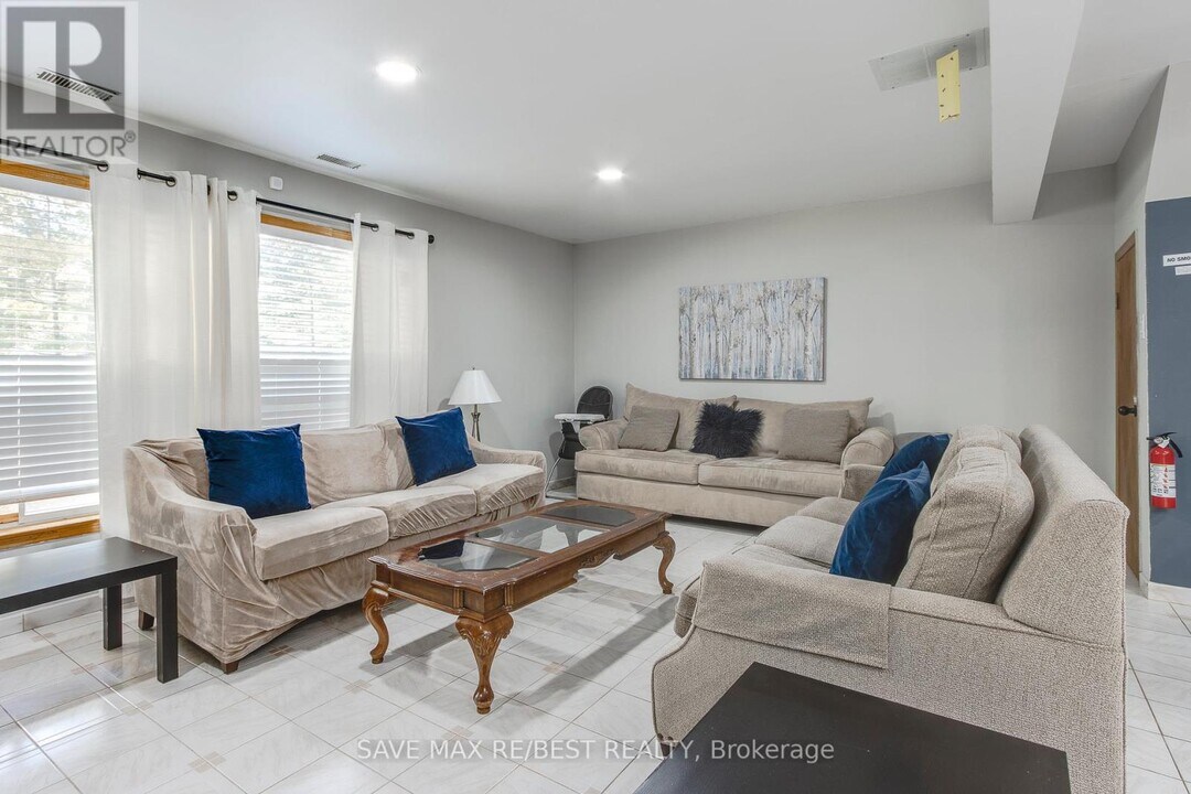 910 Concession Rd 17 W in Tiny, ON - Building Photo