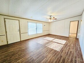 1006 E 3rd St in Weatherford, TX - Building Photo - Building Photo