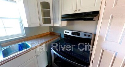 7471 John F Kennedy Dr W in Jacksonville, FL - Building Photo - Building Photo