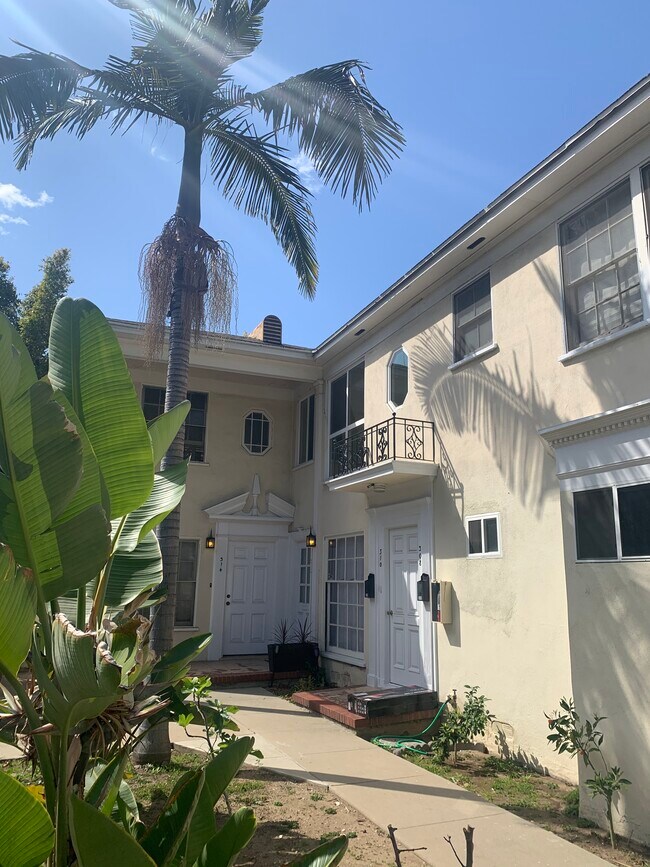 308 E California Blvd in Pasadena, CA - Building Photo - Building Photo