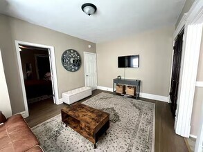 4240 Lawn Ave, Unit 4240A in St. Louis, MO - Foto de edificio - Building Photo