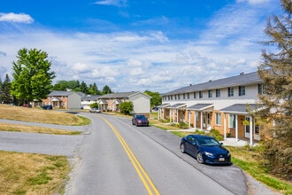 Walton Heights in Altoona, PA - Foto de edificio - Building Photo