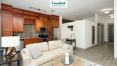 1701 N Lois Ave-Unit -549.861820 in Tampa, FL - Building Photo - Building Photo