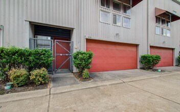 3210 Yellowstone Park Dr in Houston, TX - Building Photo - Building Photo